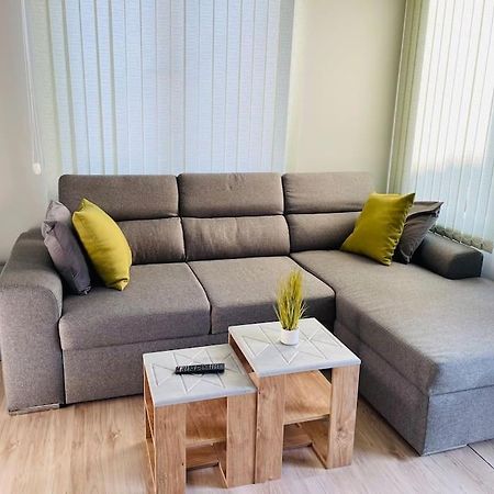 Breeze Apartment Burgas Bagian luar foto
