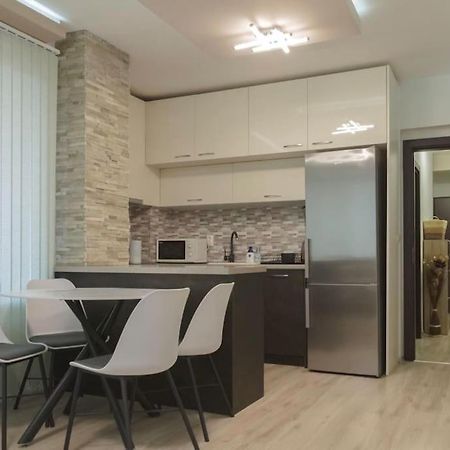 Breeze Apartment Burgas Bagian luar foto