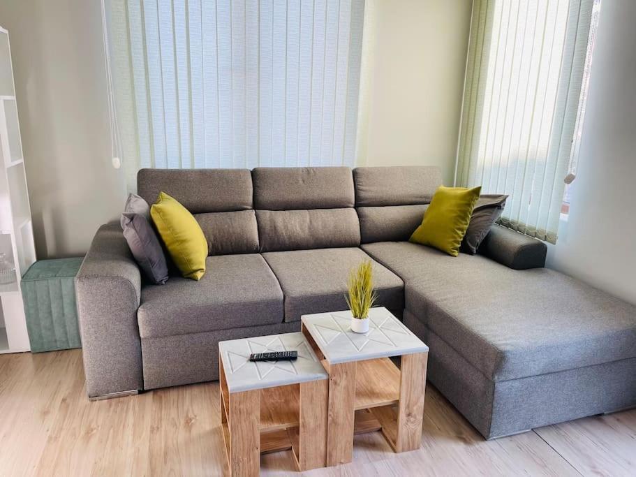Breeze Apartment Burgas Bagian luar foto